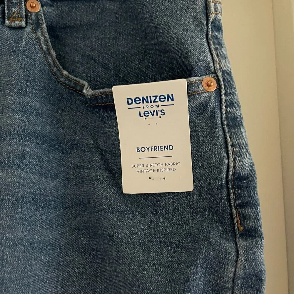 Denizen from Levi's Women's Boyfriend Jeans in Blue - Size 18 - NWT (342) - Picture 4 of 8